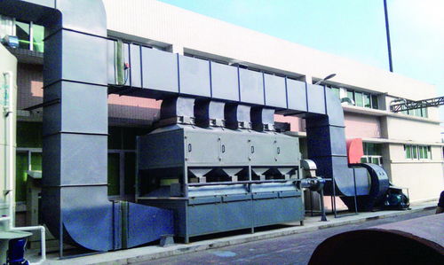 廣東清遠(yuǎn)環(huán)保設(shè)備催化燃燒裝置 高效解決VOCs皮革廢氣除臭難題